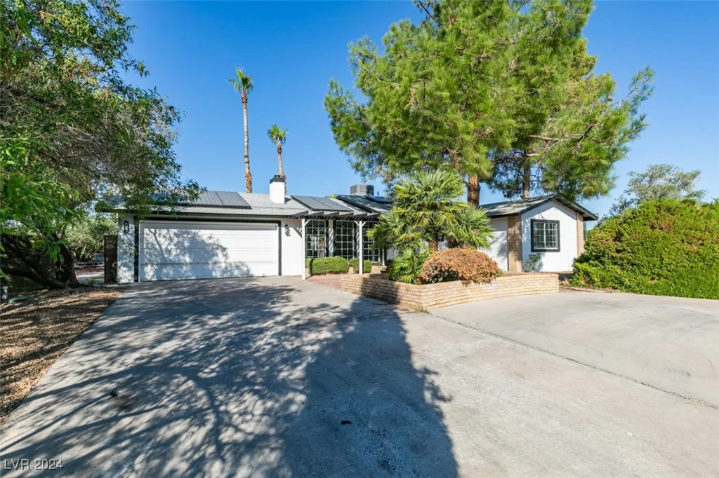 4490 Warm Springs, Las Vegas, NV 89118