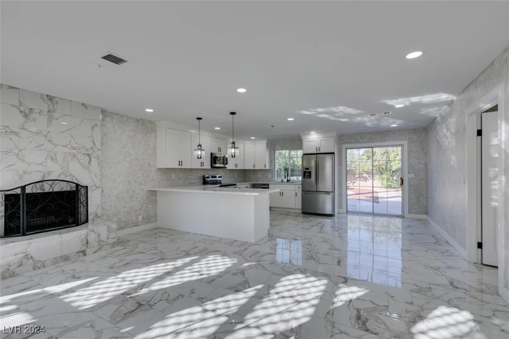 4490 Warm Springs, Las Vegas, NV 89118