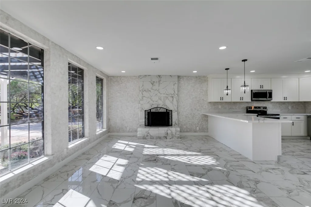 4490 Warm Springs, Las Vegas, NV 89118