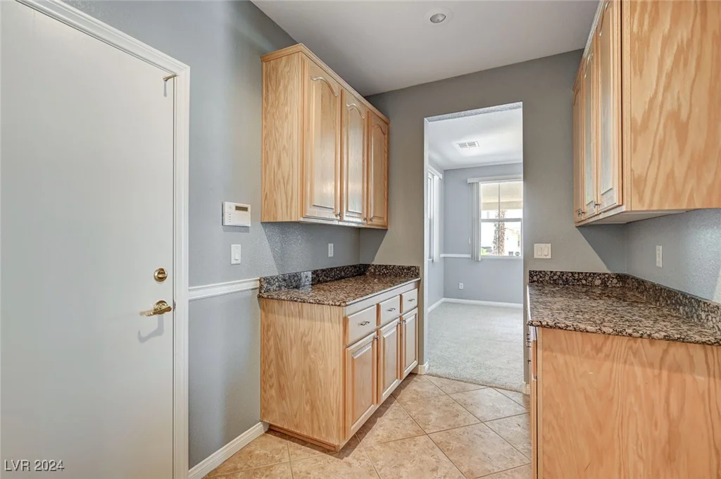 5889 Shining Moon, Las Vegas, NV 89131