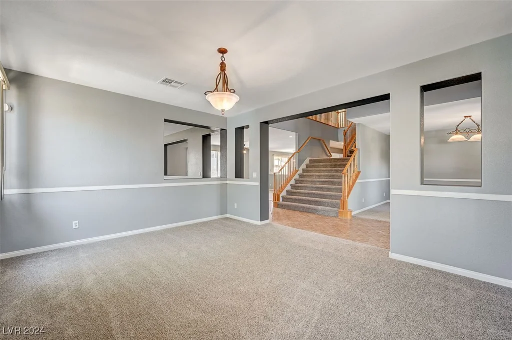 5889 Shining Moon, Las Vegas, NV 89131