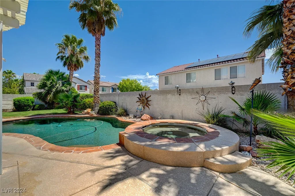 5889 Shining Moon, Las Vegas, NV 89131