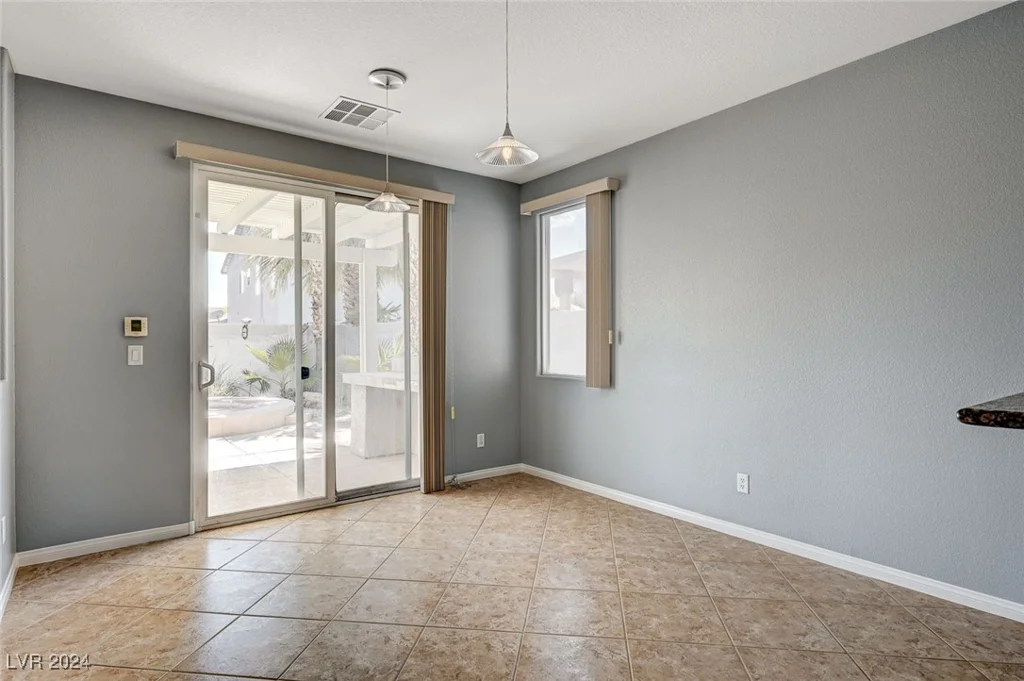 5889 Shining Moon, Las Vegas, NV 89131