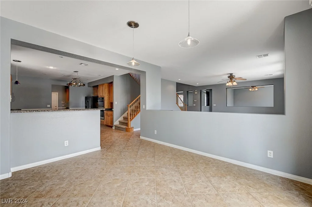 5889 Shining Moon, Las Vegas, NV 89131