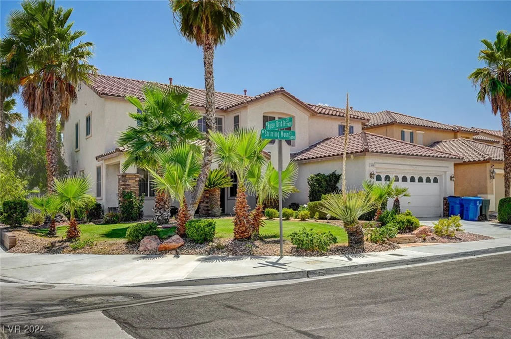 5889 Shining Moon, Las Vegas, NV 89131