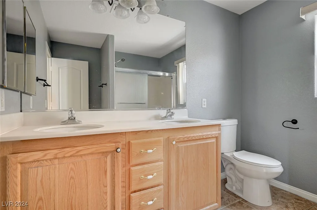 5889 Shining Moon, Las Vegas, NV 89131