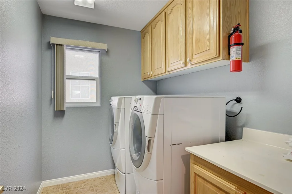 5889 Shining Moon, Las Vegas, NV 89131