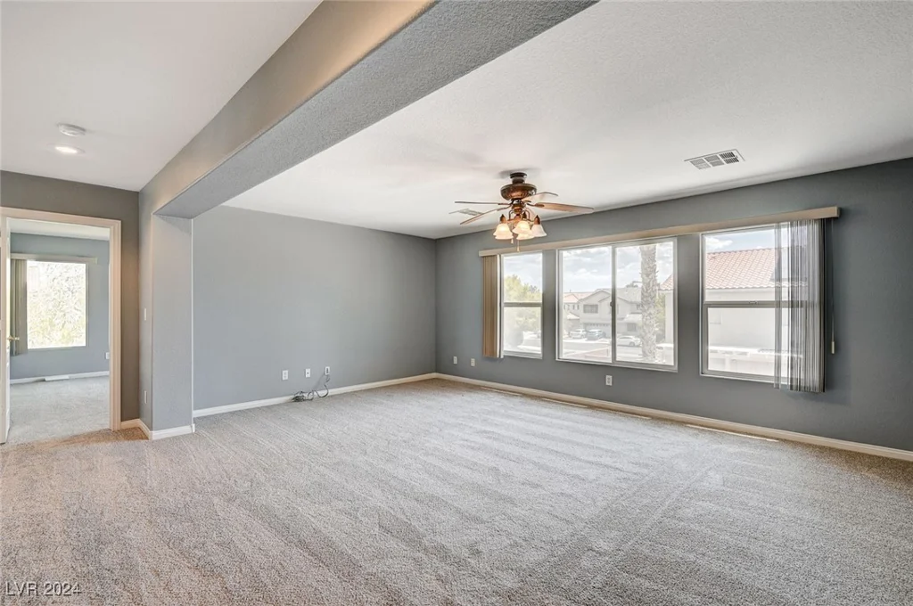 5889 Shining Moon, Las Vegas, NV 89131