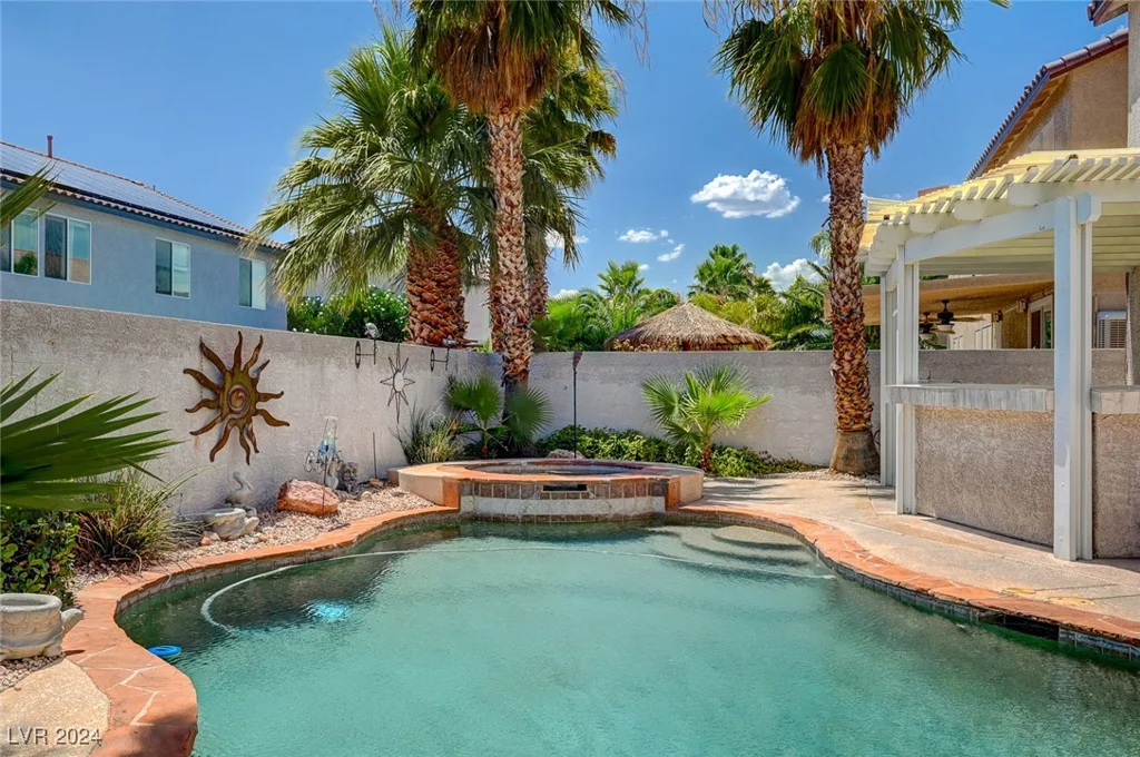 5889 Shining Moon, Las Vegas, NV 89131