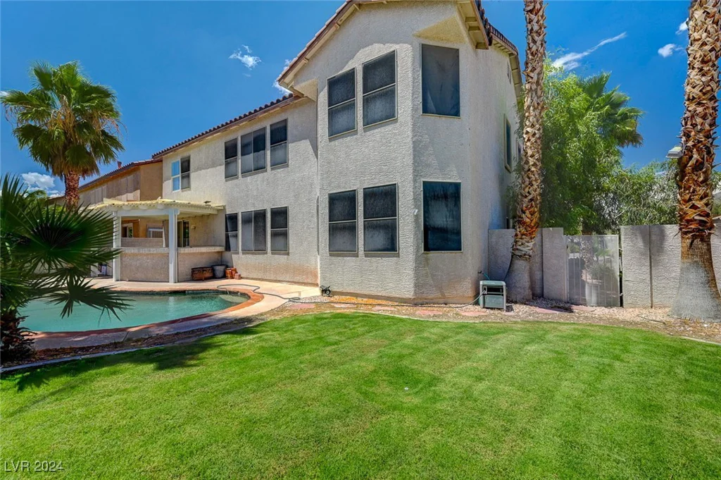 5889 Shining Moon, Las Vegas, NV 89131