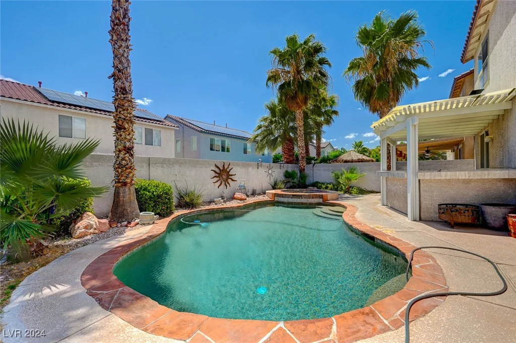 5889 Shining Moon, Las Vegas, NV 89131