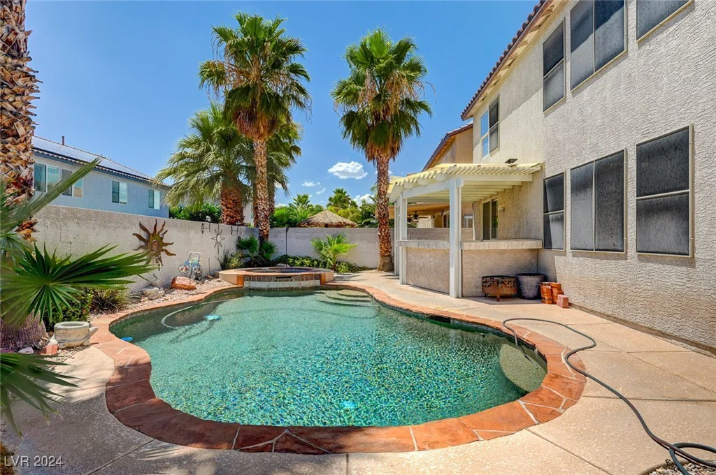 5889 Shining Moon, Las Vegas, NV 89131