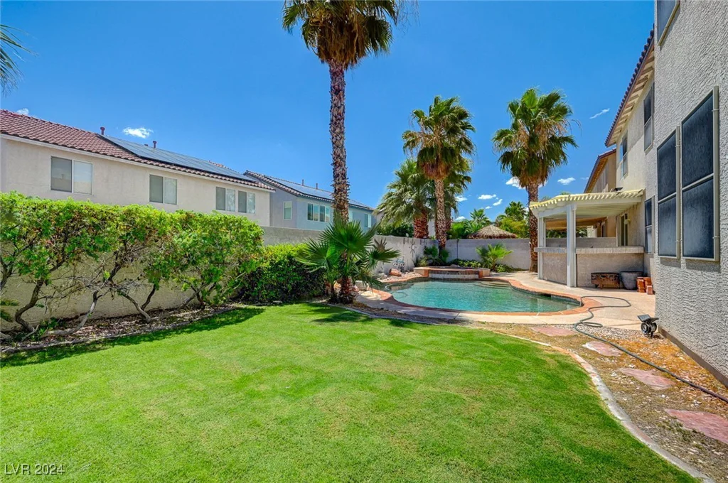 5889 Shining Moon, Las Vegas, NV 89131