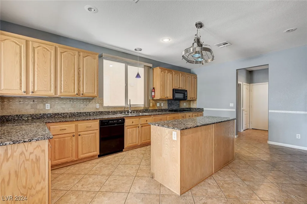 5889 Shining Moon, Las Vegas, NV 89131