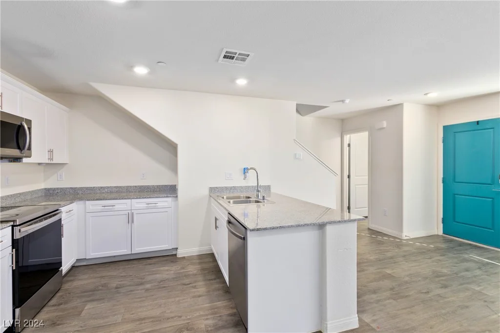 6816 Alpine White, North Las Vegas, NV 89086