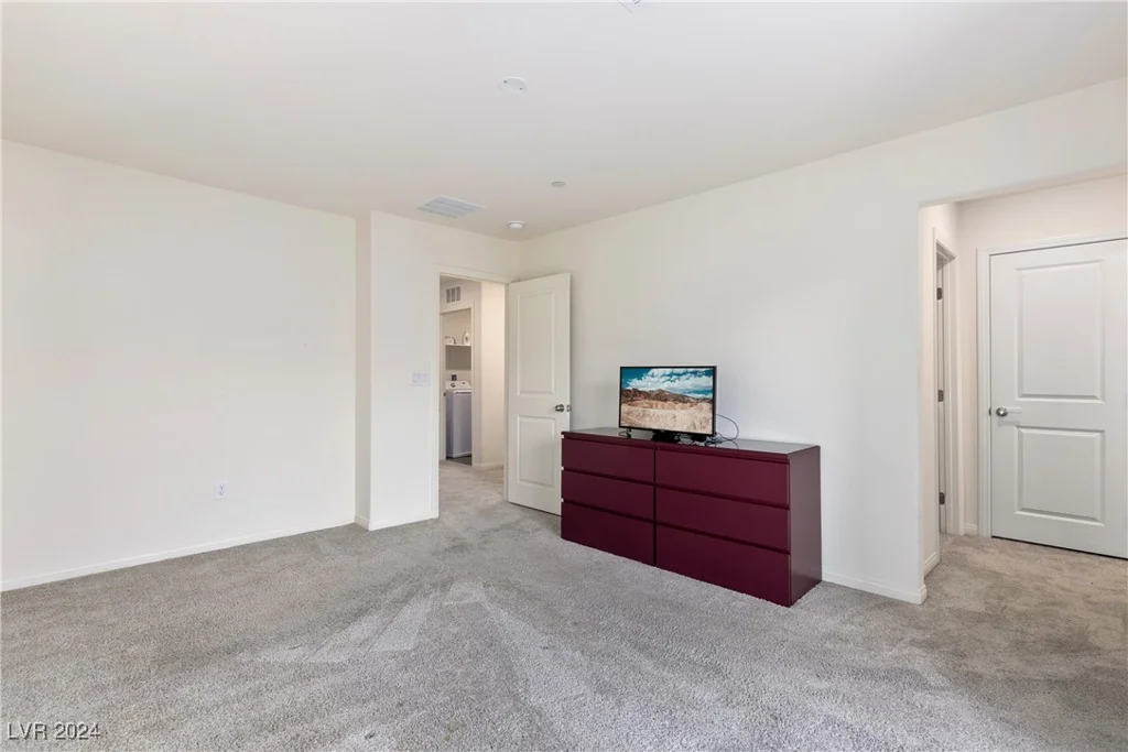 6816 Alpine White, North Las Vegas, NV 89086
