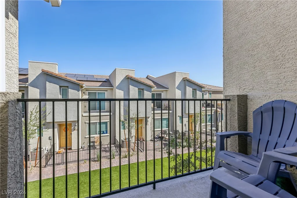 6816 Alpine White, North Las Vegas, NV 89086