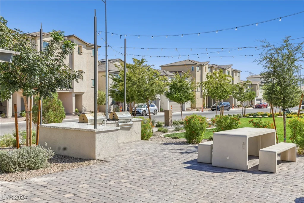 6816 Alpine White, North Las Vegas, NV 89086