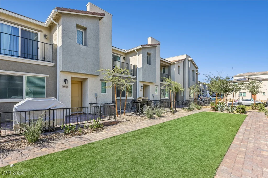 6816 Alpine White, North Las Vegas, NV 89086
