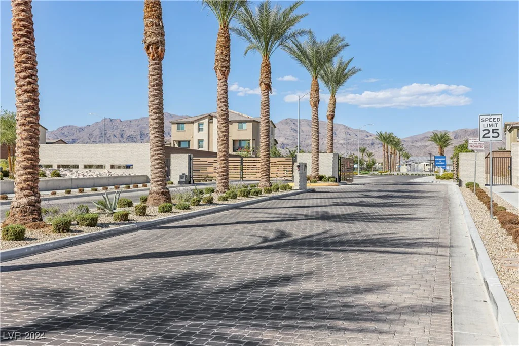 6816 Alpine White, North Las Vegas, NV 89086