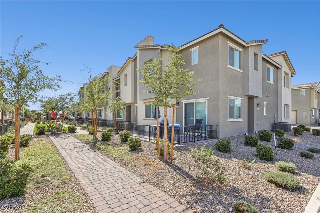 6816 Alpine White, North Las Vegas, NV 89086