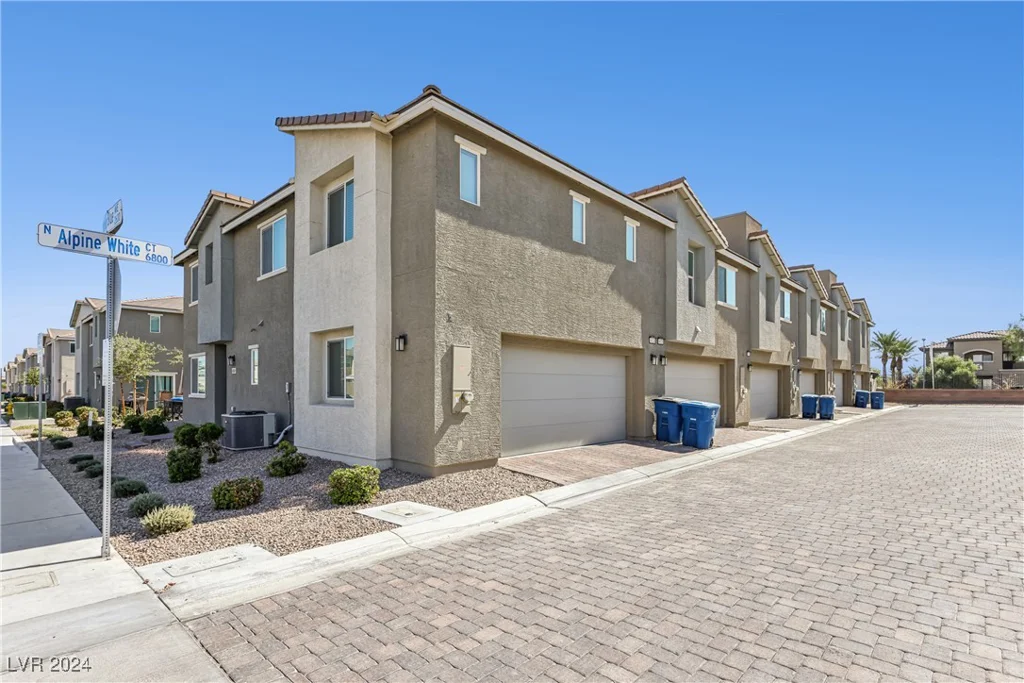 6816 Alpine White, North Las Vegas, NV 89086
