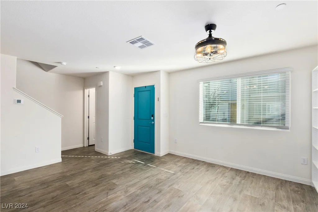 6816 Alpine White, North Las Vegas, NV 89086