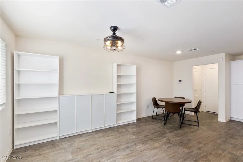 6816 Alpine White, North Las Vegas, NV 89086