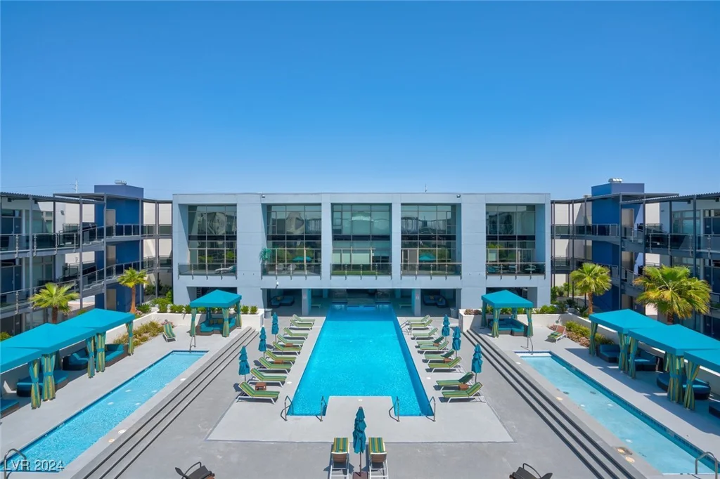 8925 Flamingo, Las Vegas, NV 89147