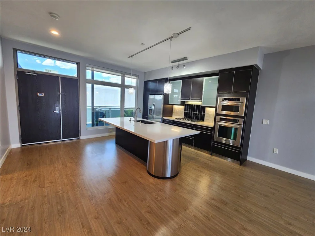 8925 Flamingo, Las Vegas, NV 89147