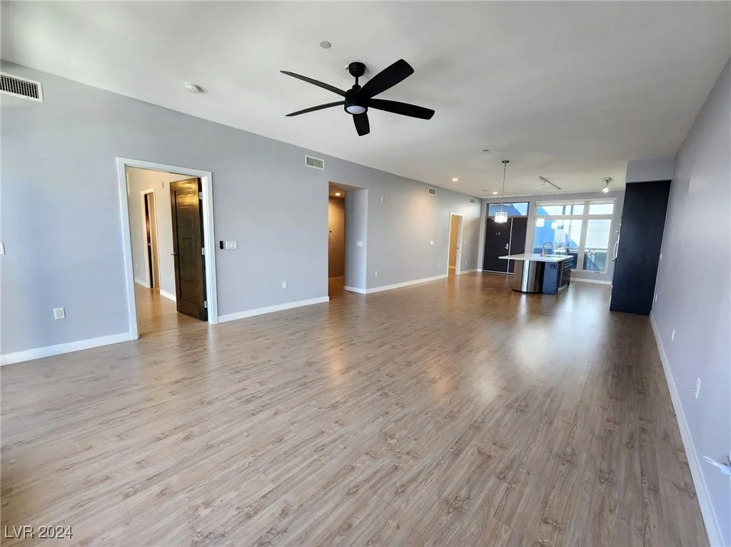 8925 Flamingo, Las Vegas, NV 89147