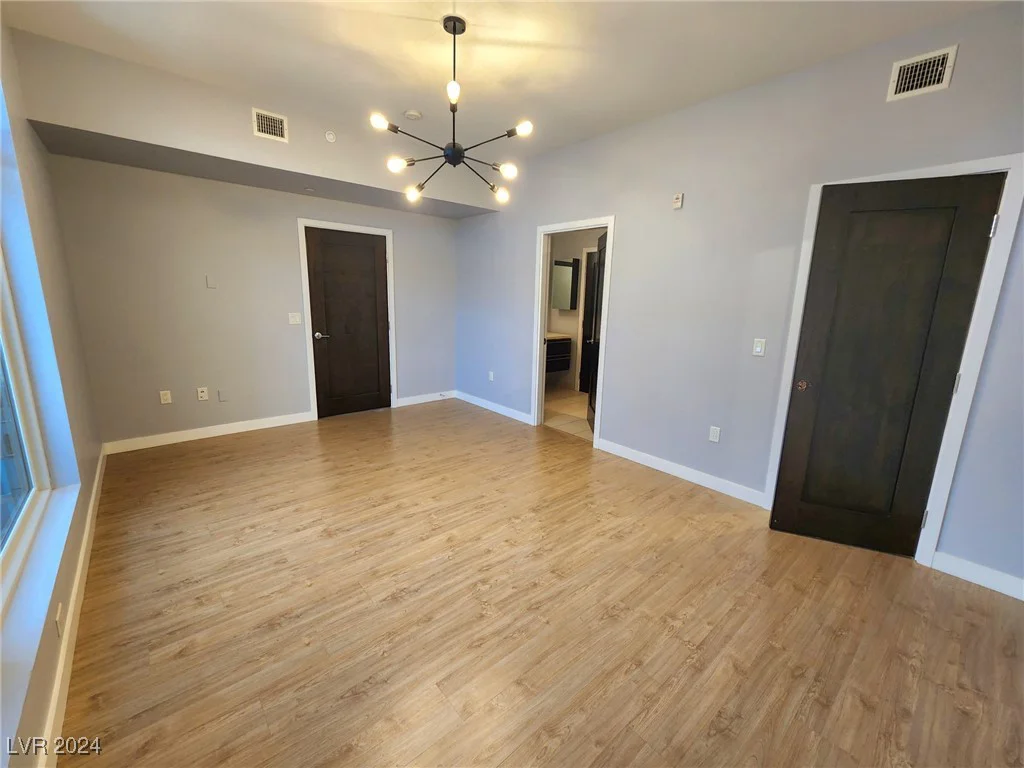 8925 Flamingo, Las Vegas, NV 89147