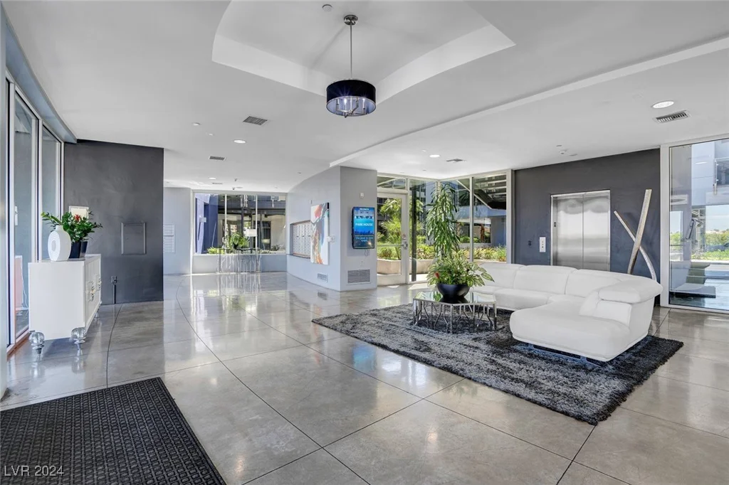 8925 Flamingo, Las Vegas, NV 89147