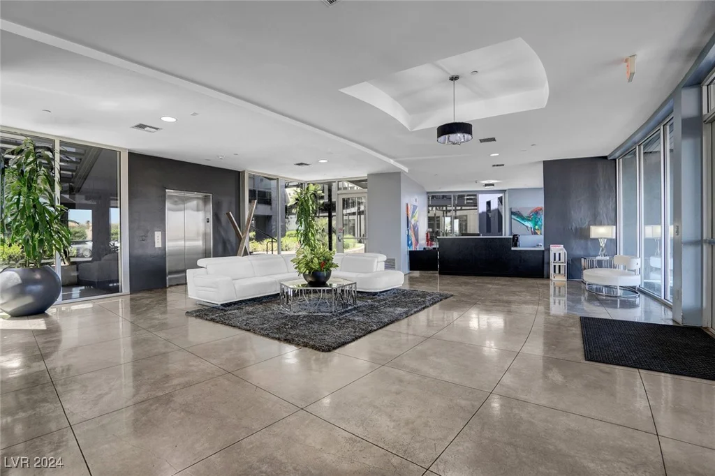 8925 Flamingo, Las Vegas, NV 89147