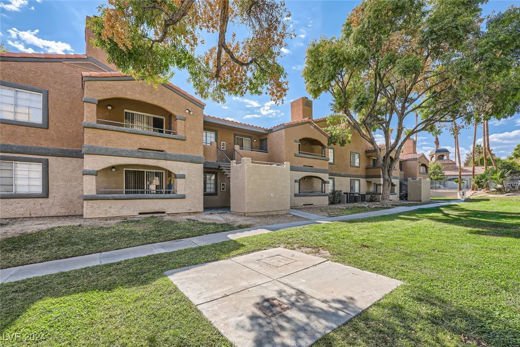5260 Mission Monterey, Las Vegas, NV 89107