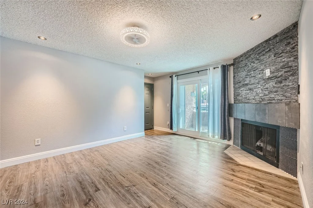 5260 Mission Monterey, Las Vegas, NV 89107