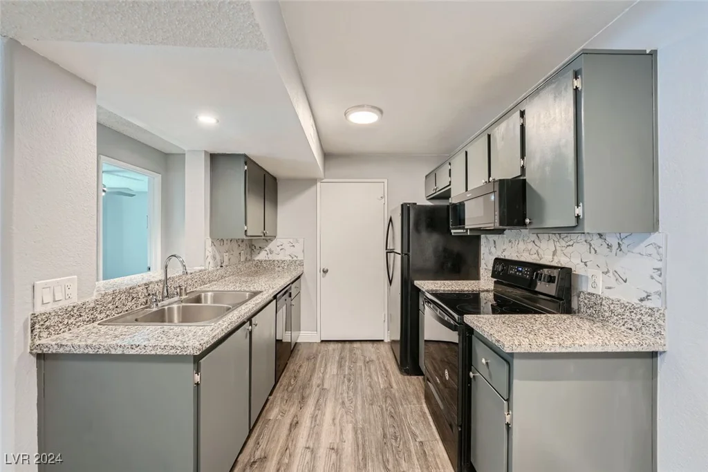 5260 Mission Monterey, Las Vegas, NV 89107
