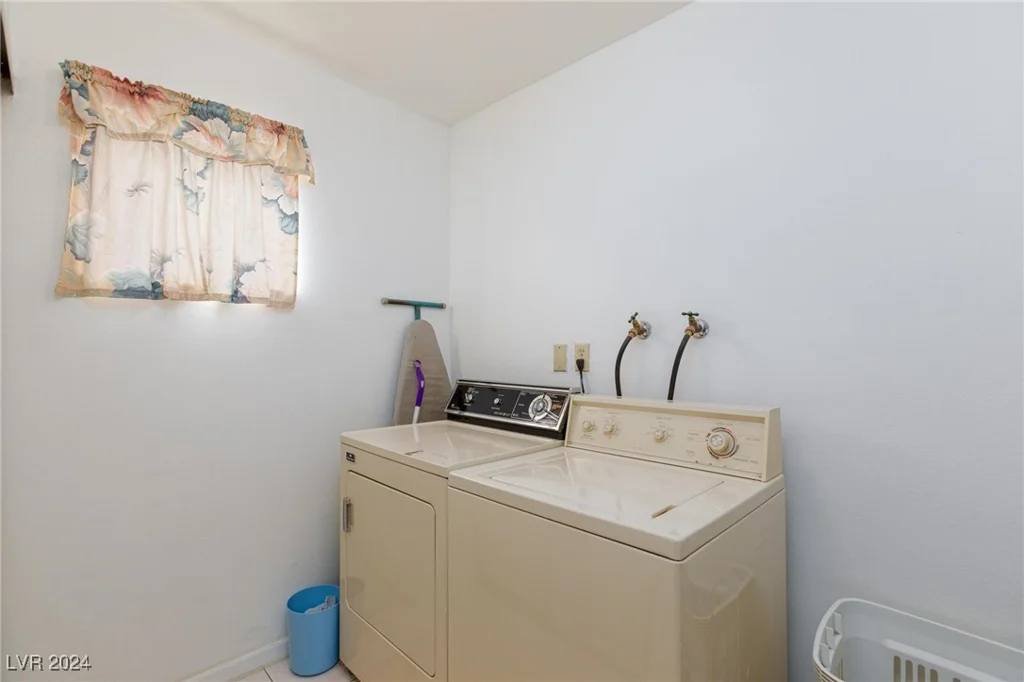 4020 Shadow Wood, Las Vegas, NV 89121