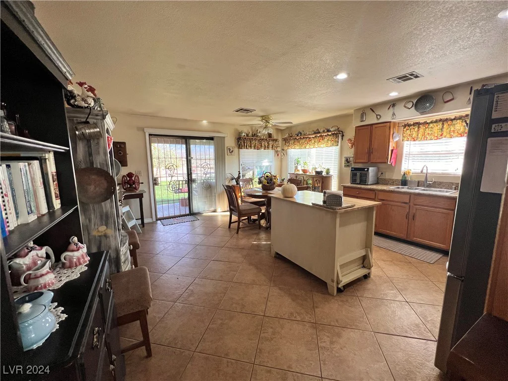 130 Spring Mountain Vista, Pahrump, NV 89060