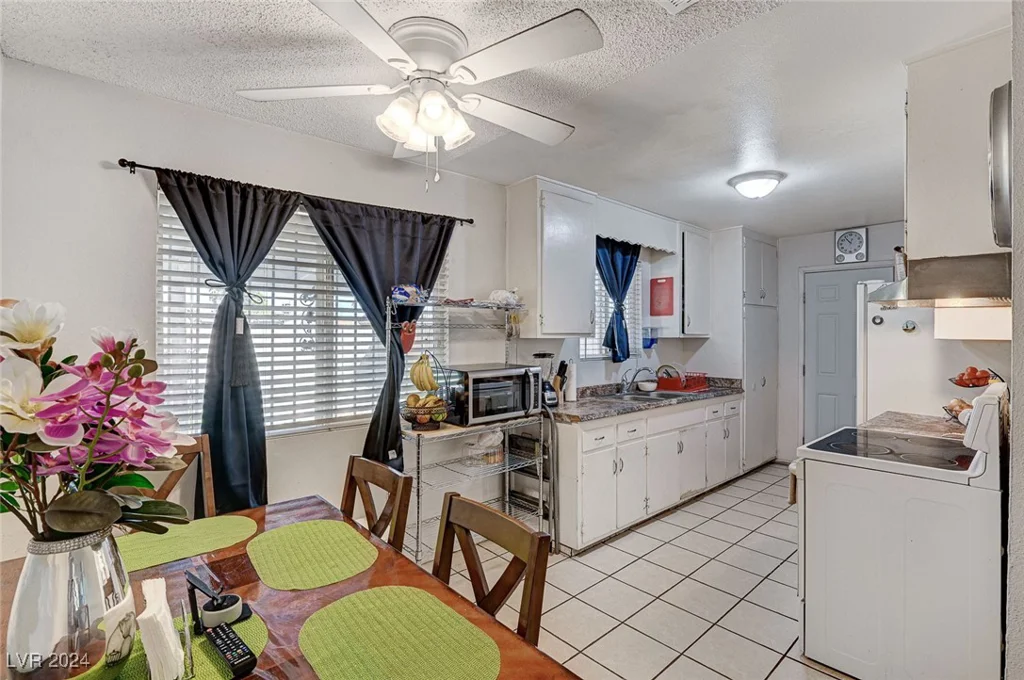 2309 Constantine, Las Vegas, NV 89101