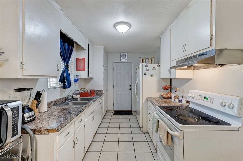 2309 Constantine, Las Vegas, NV 89101