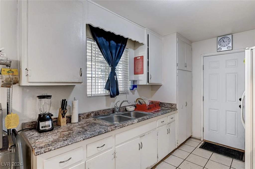2309 Constantine, Las Vegas, NV 89101