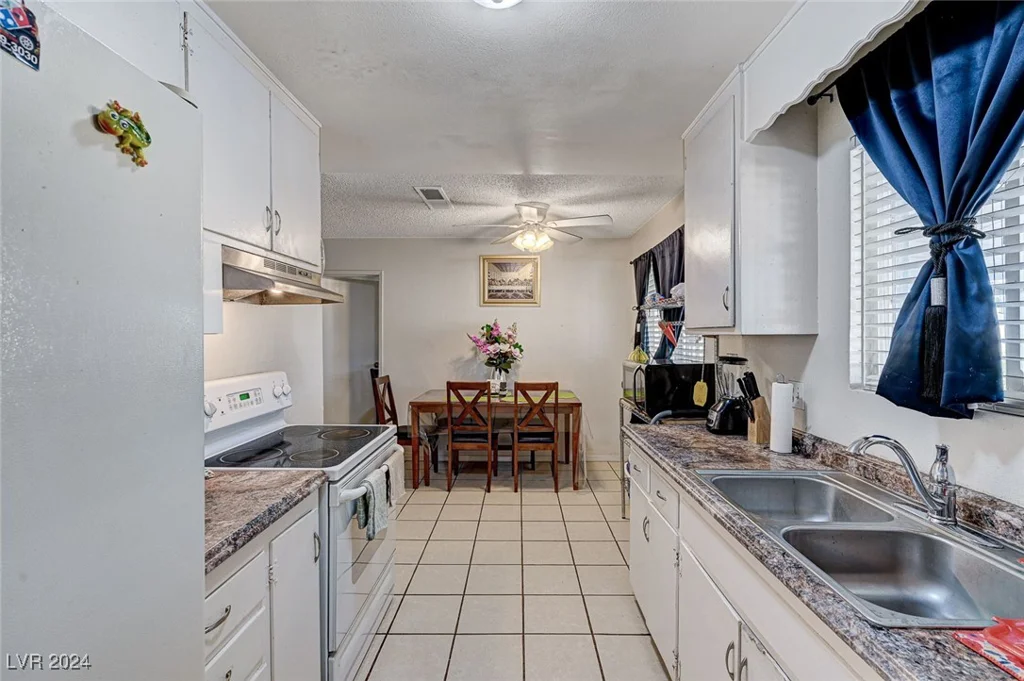 2309 Constantine, Las Vegas, NV 89101