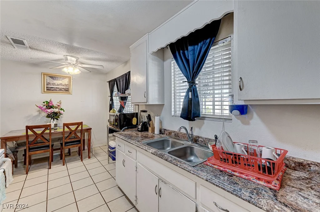 2309 Constantine, Las Vegas, NV 89101