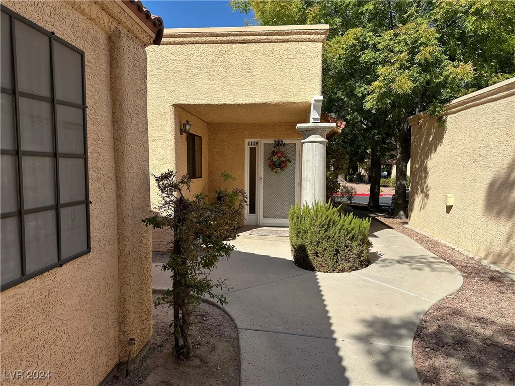 2851 Valley View, Las Vegas, NV 89102