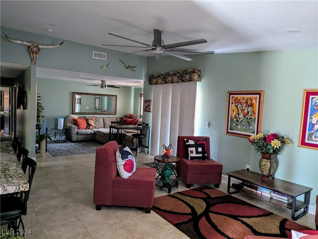 2851 Valley View, Las Vegas, NV 89102