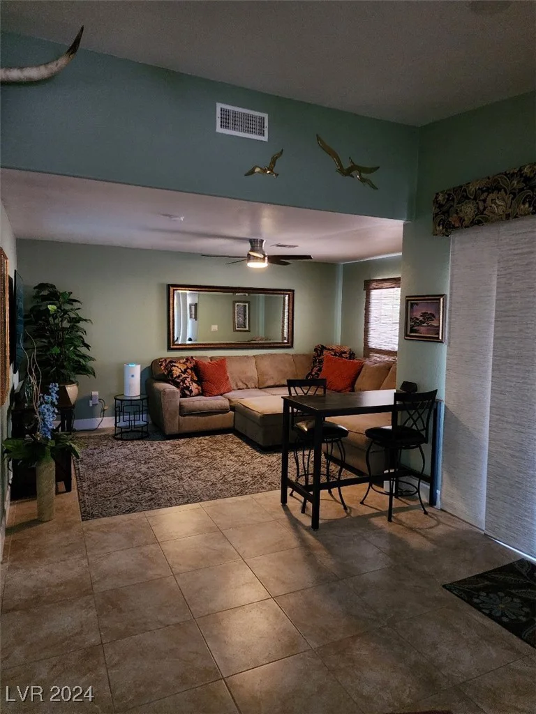 2851 Valley View, Las Vegas, NV 89102