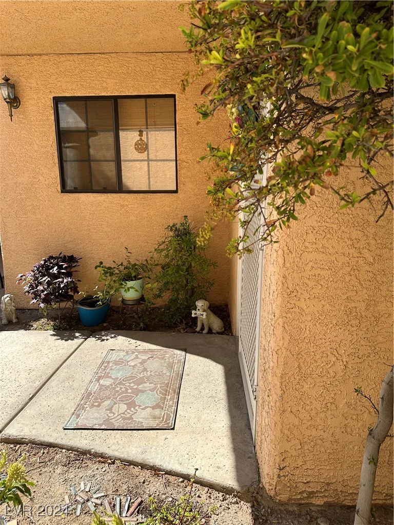 2851 Valley View, Las Vegas, NV 89102