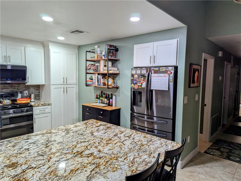 2851 Valley View, Las Vegas, NV 89102