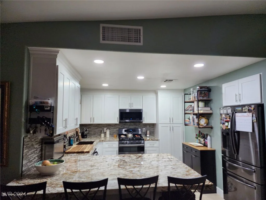 2851 Valley View, Las Vegas, NV 89102